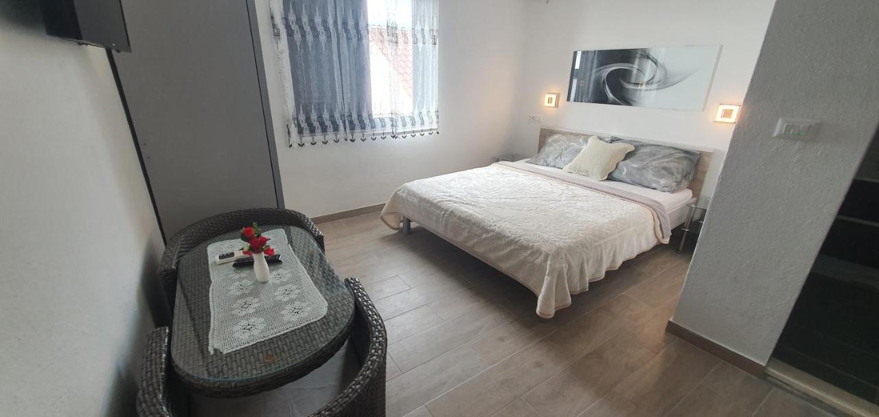 Gordana Apartments Hvar Town Luaran gambar